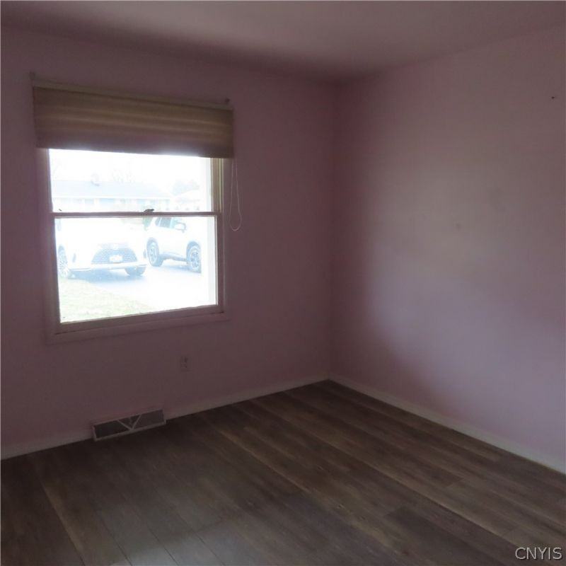 5265 Jamesville Rd - Photo 4 of 18