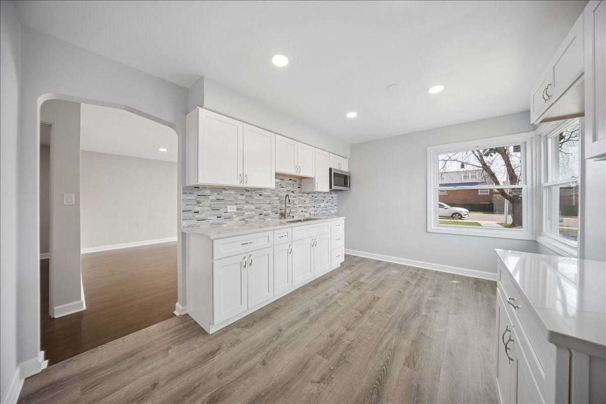 7732 S Springfield Ave - Photo 5 of 18