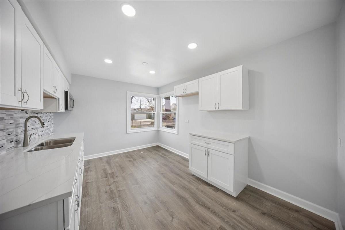 7732 S Springfield Ave - Photo 6 of 18