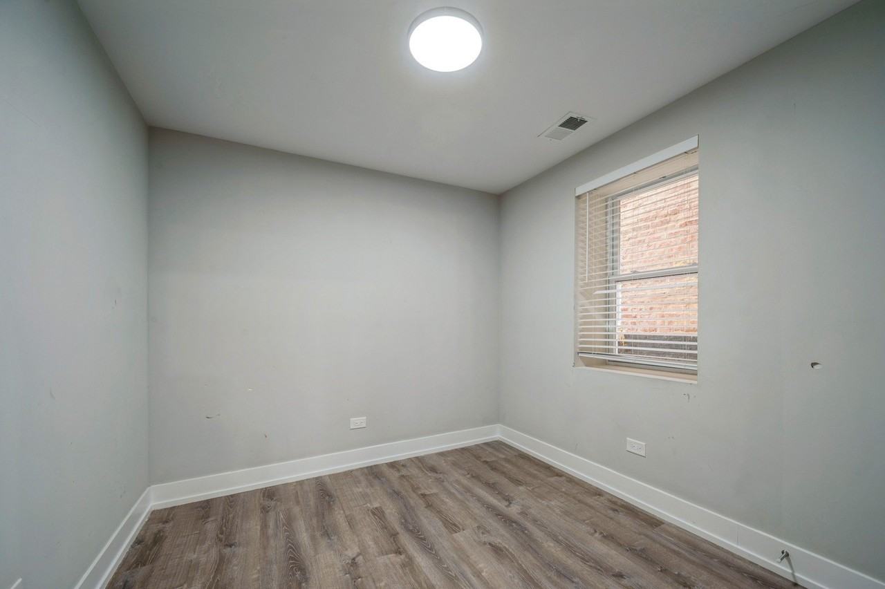 2237 S Sacramento Ave Unit 2 - Photo 4 of 7