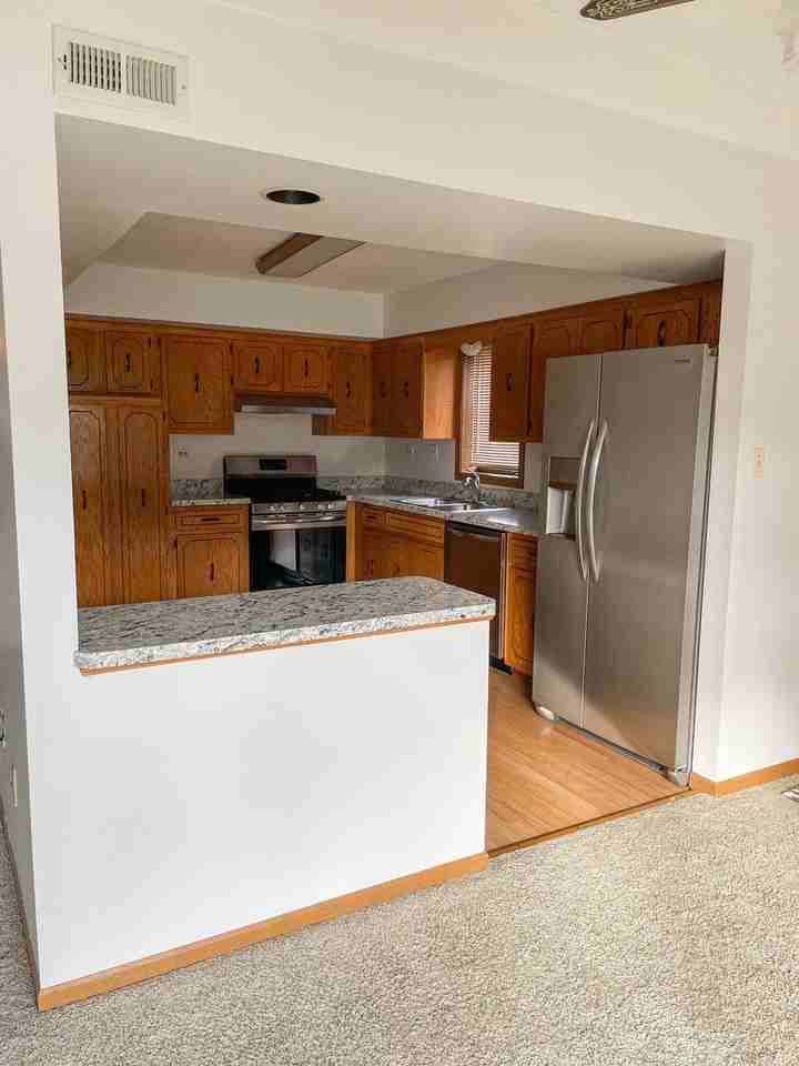 16736 Paxton Ave Apt 1n - Photo 2 of 7