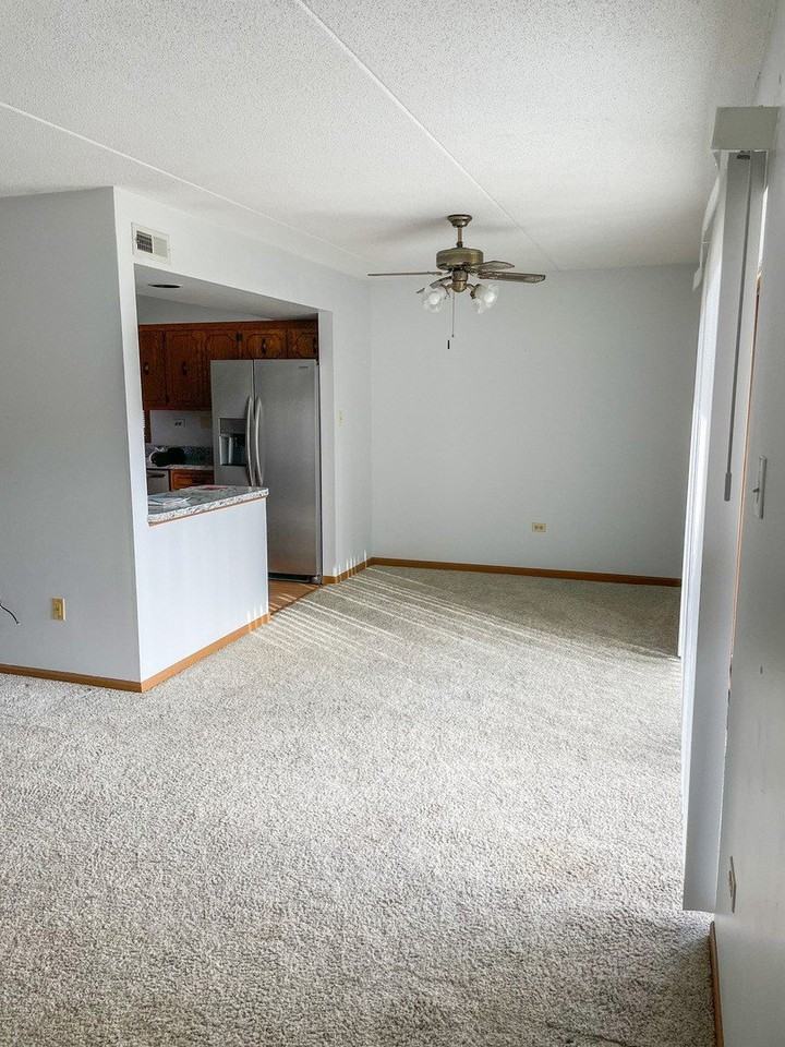 16736 Paxton Ave Apt 1n - Photo 3 of 7