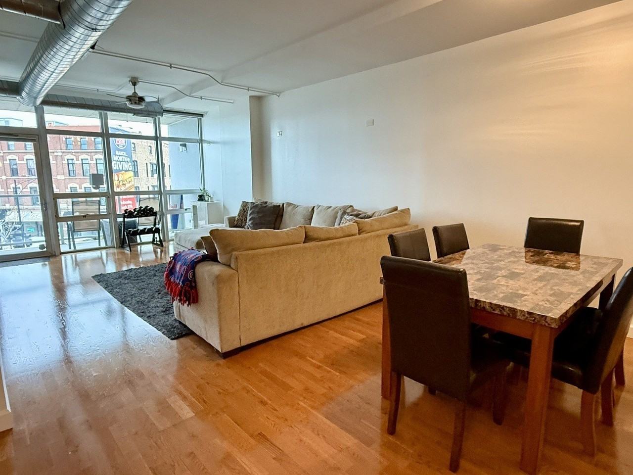 1610 W Fullerton Ave Unit 303 - Photo 3 of 18