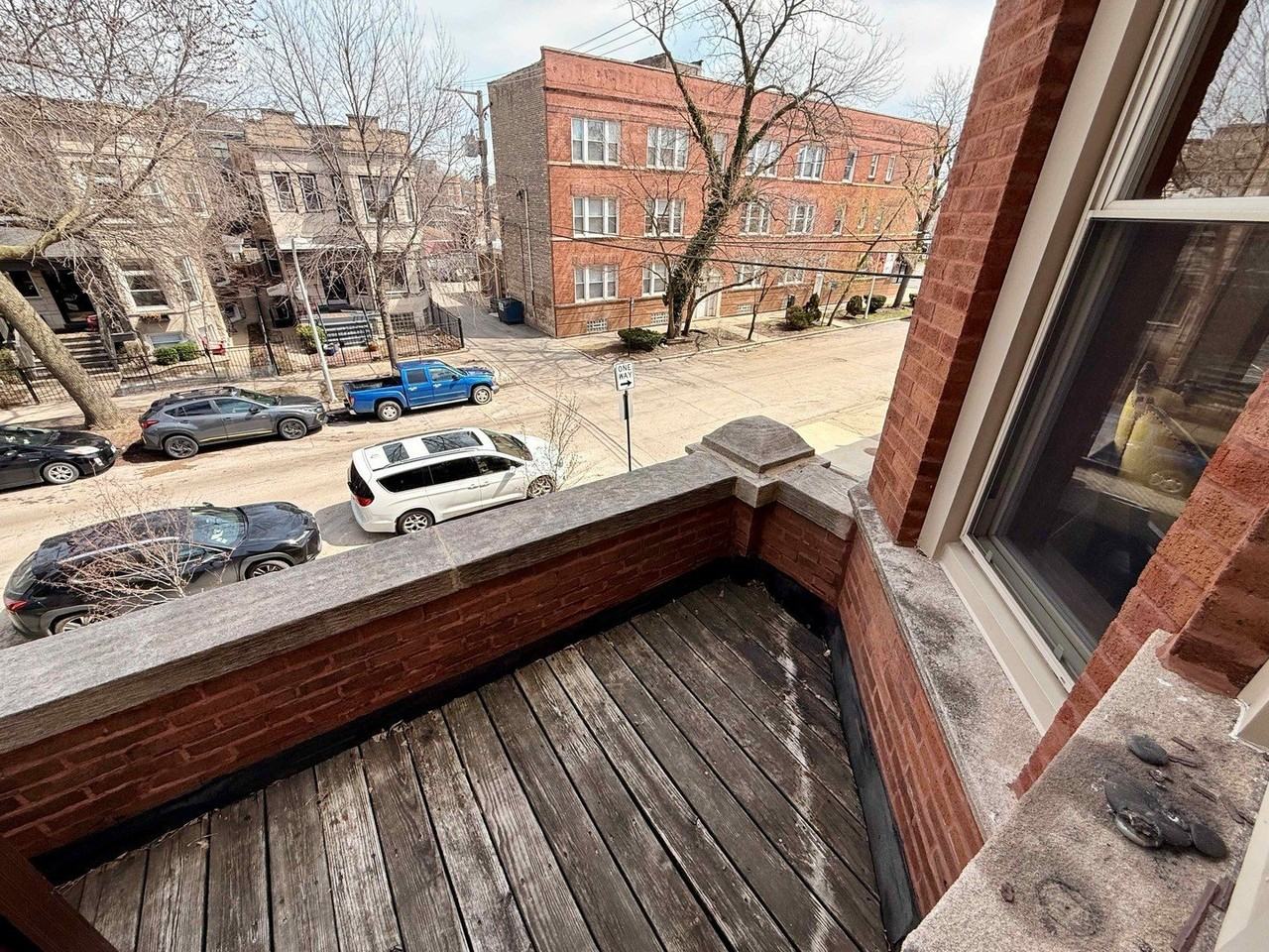 2414 N Spaulding Ave #2F - Photo 3 of 30