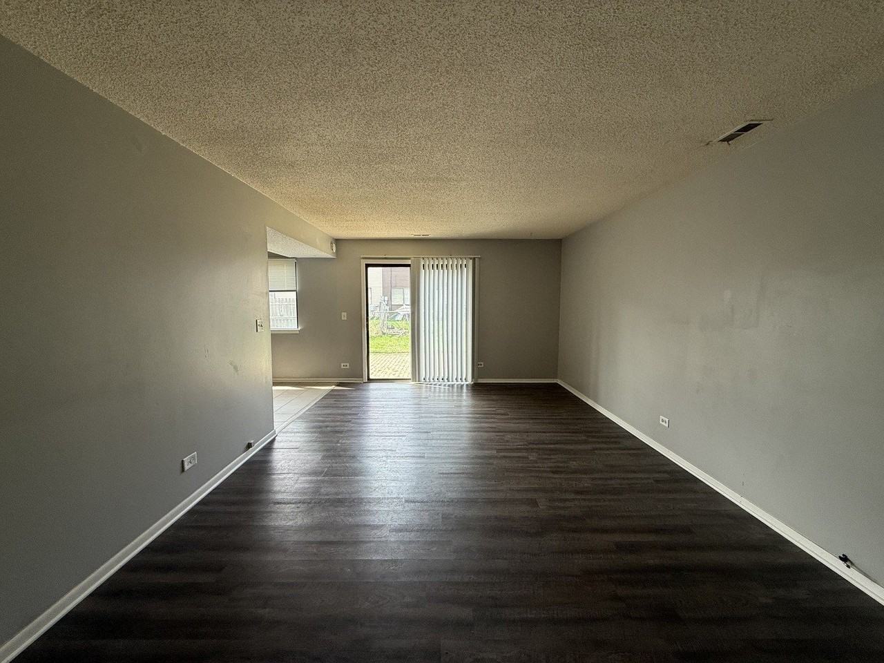 4564 Whitney Dr - Photo 3 of 17