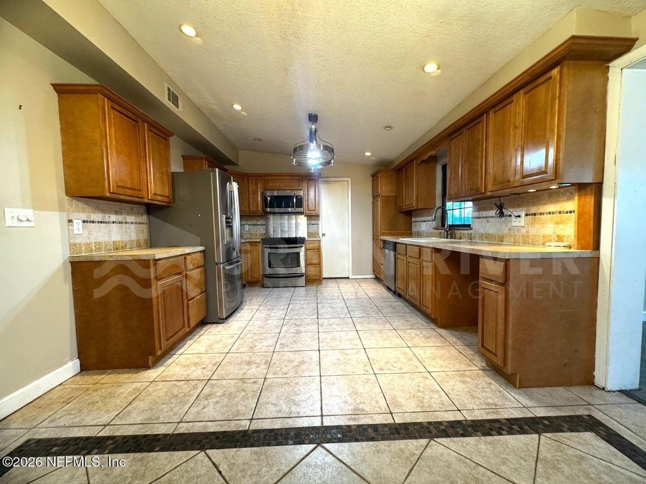 246 Sara Dr - Photo 5 of 29