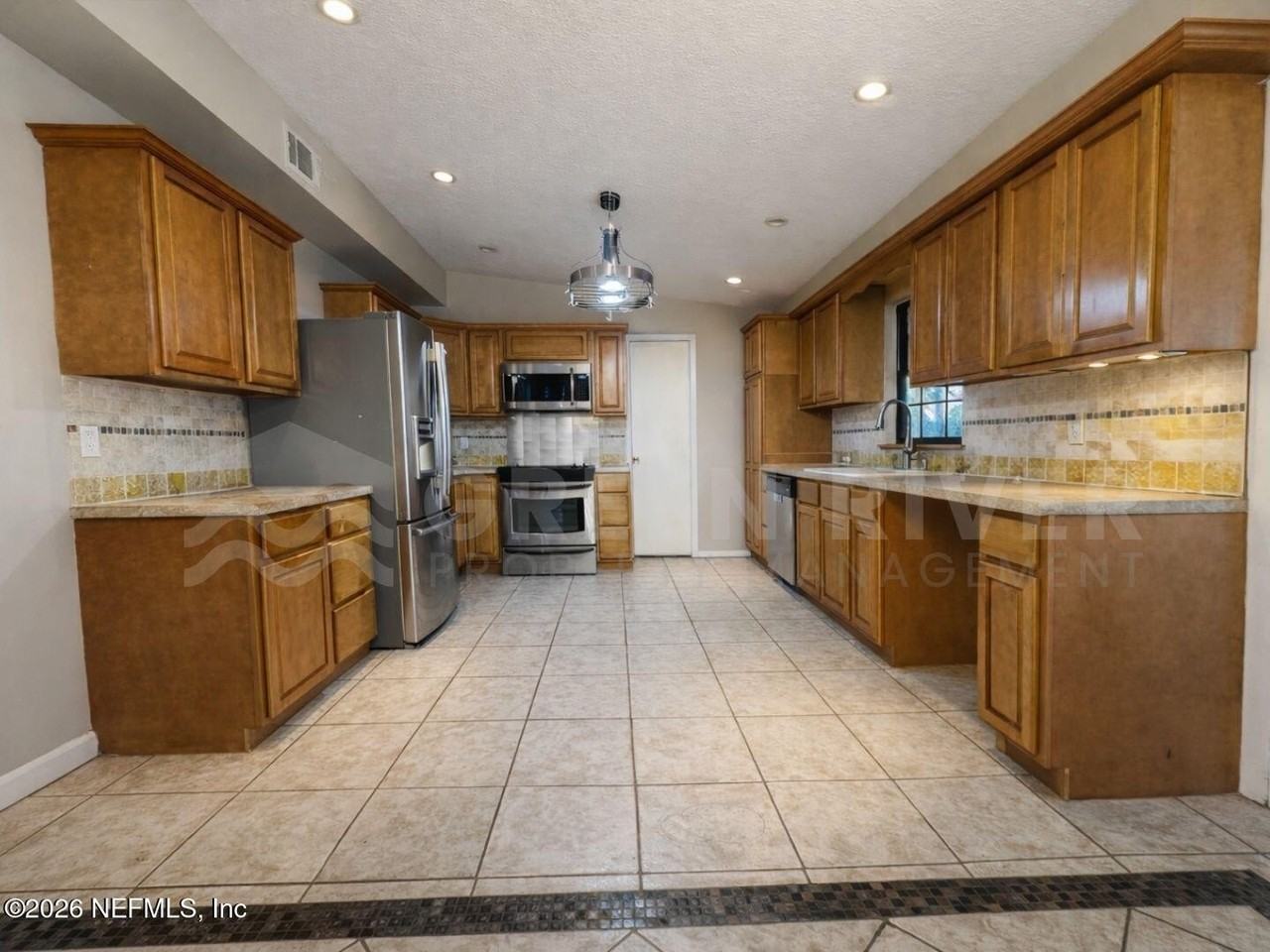 246 Sara Dr - Photo 6 of 29