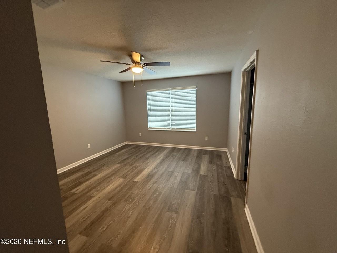 8574 Newnan Lake Dr - Photo 4 of 20