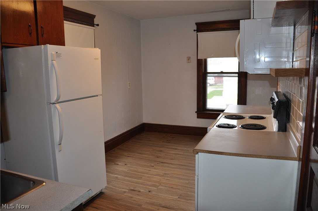 11 E Main St - Photo 5 of 18