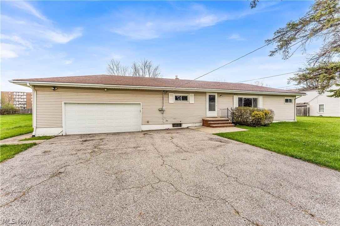 25121 Price Rd - Photo 2 of 32