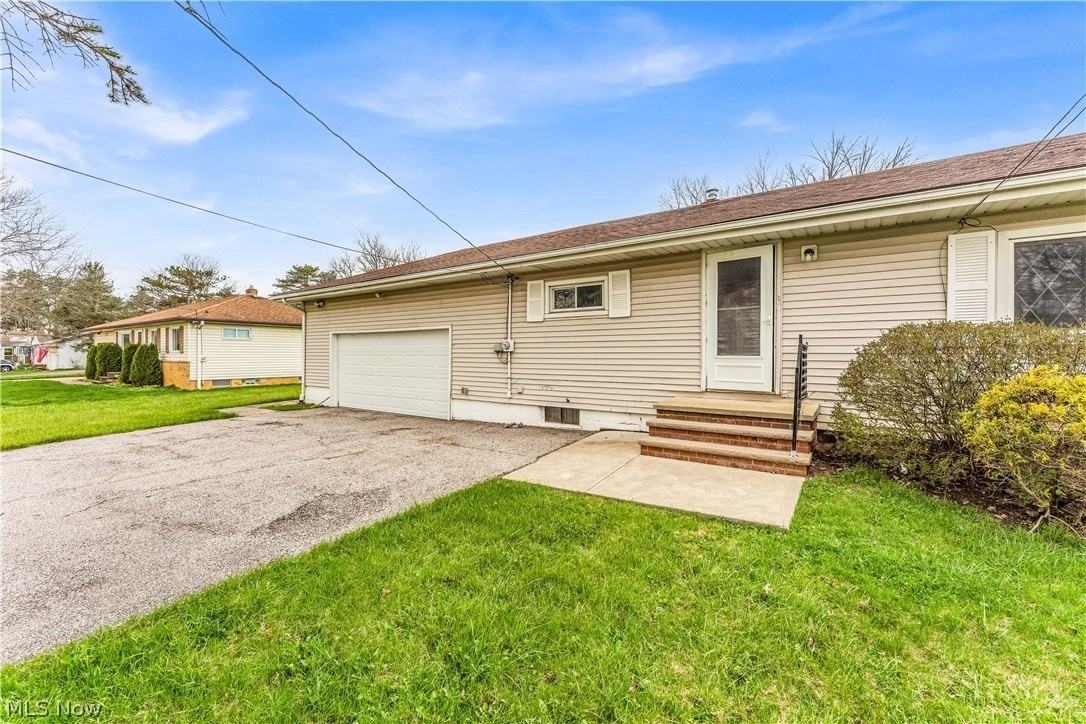 25121 Price Rd - Photo 3 of 32