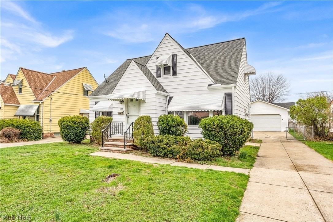 655 E 240th St - Photo 2 of 27