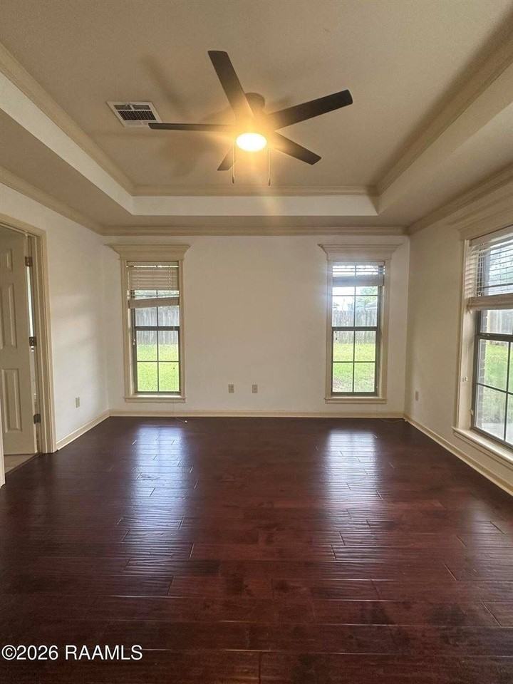 309 Stags Leap Ln - Photo 5 of 15