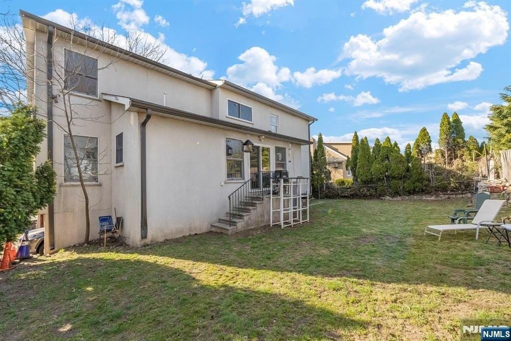 360 Gorge Rd - Photo 3 of 19