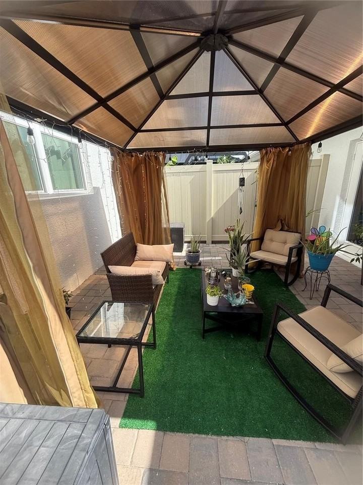 9261 Gran Teatro Dr - Photo 5 of 50