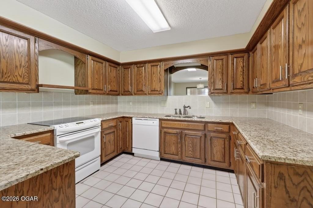 2756 N Loma Linda Dr Unit A - Photo 5 of 16