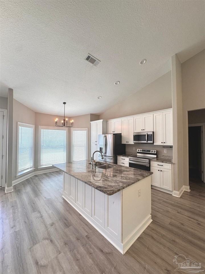 5596 Kailey Rd - Photo 6 of 29