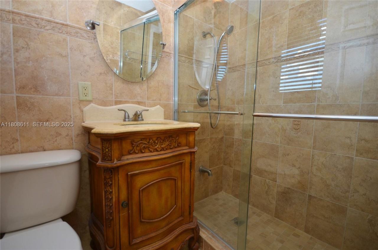 481 West 55th Place - Photo 6 of 25