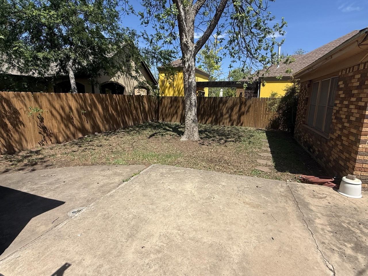 1858 Live Oak St - Photo 3 of 13