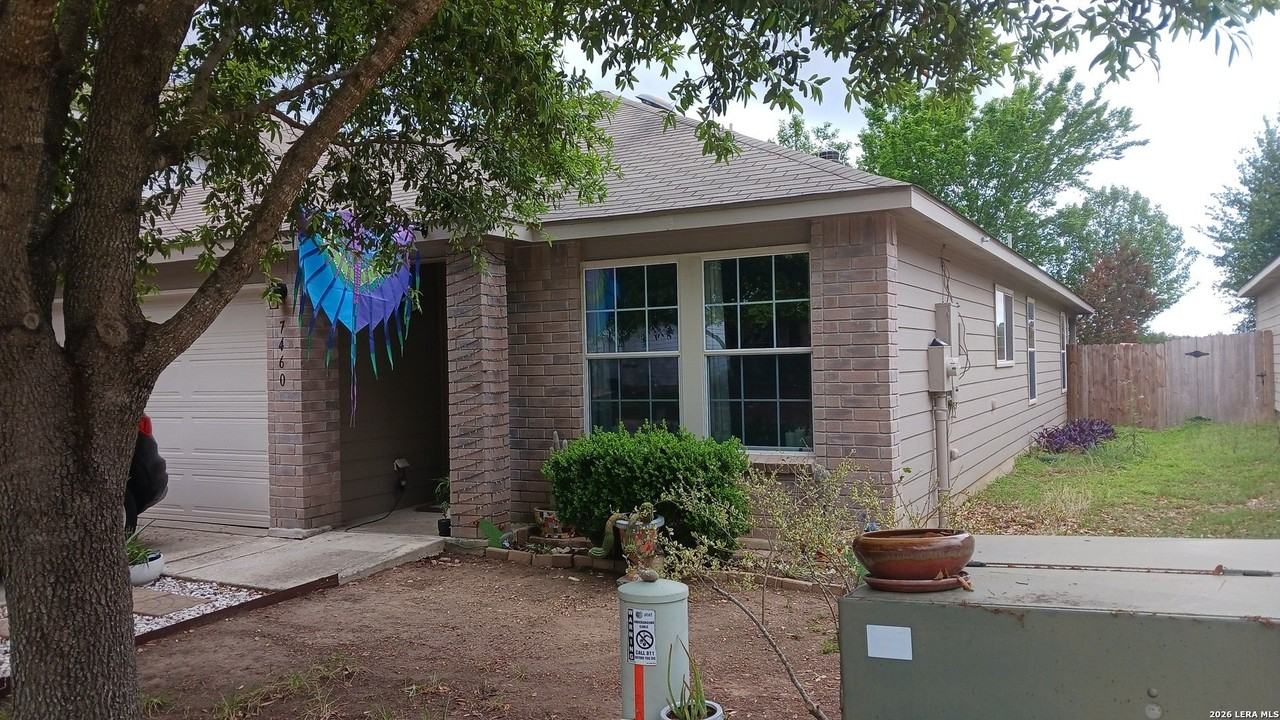 7460 Paraiso Pt - Photo 4 of 28