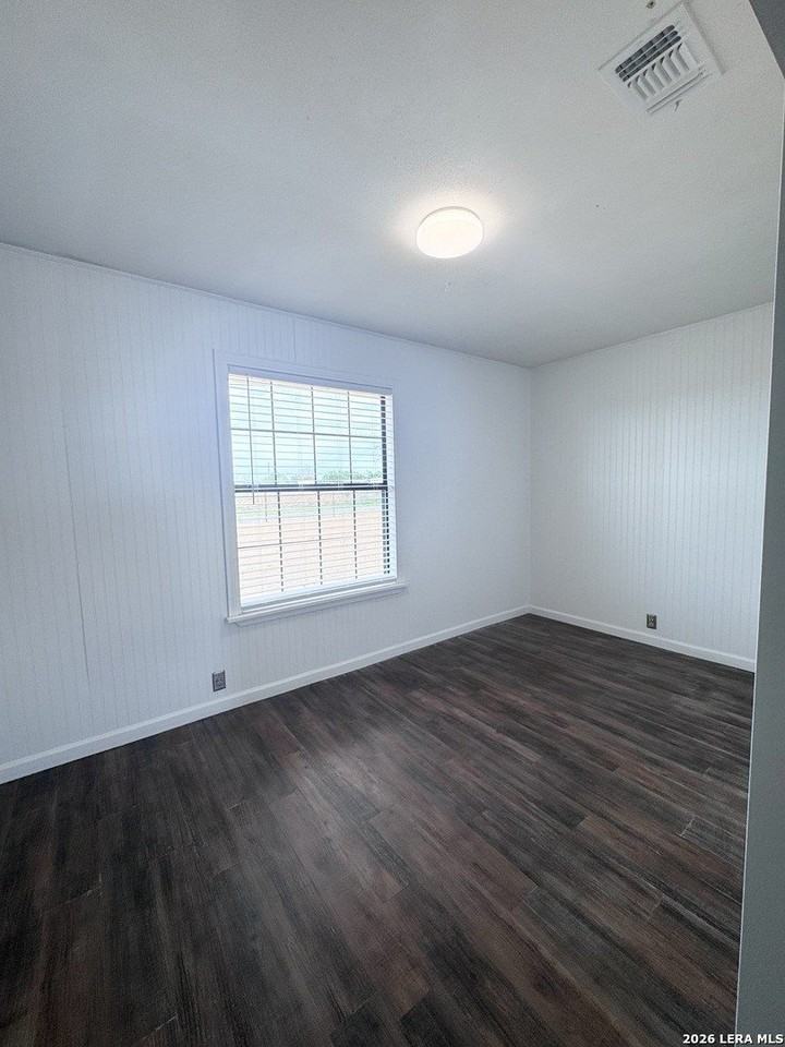 899 Fm 1346 - Photo 4 of 18