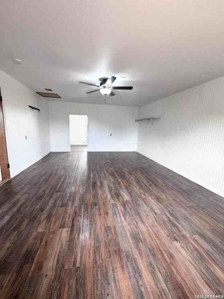 899 Fm 1346 - Photo 5 of 18