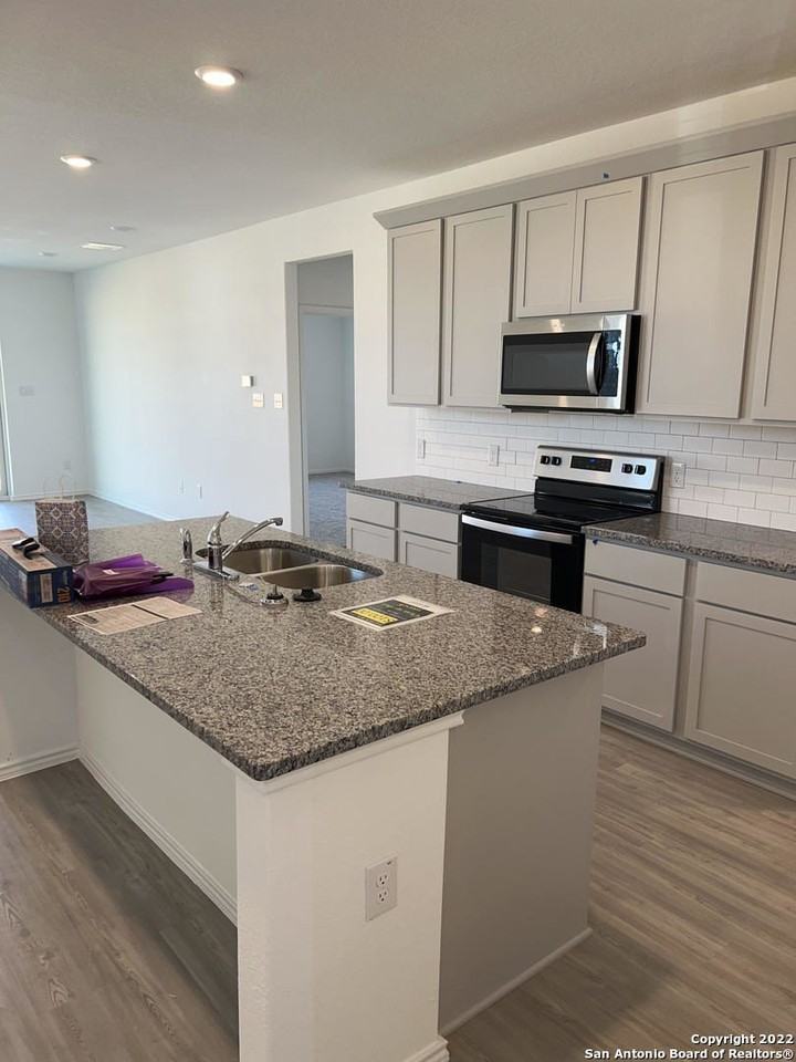 2164 Griffith Dr - Photo 6 of 21