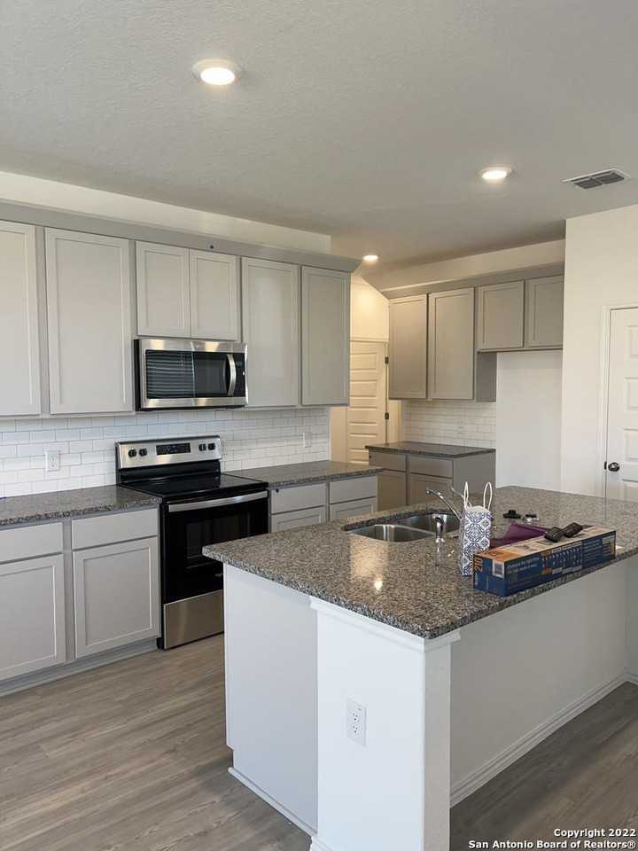 2164 Griffith Dr - Photo 7 of 21