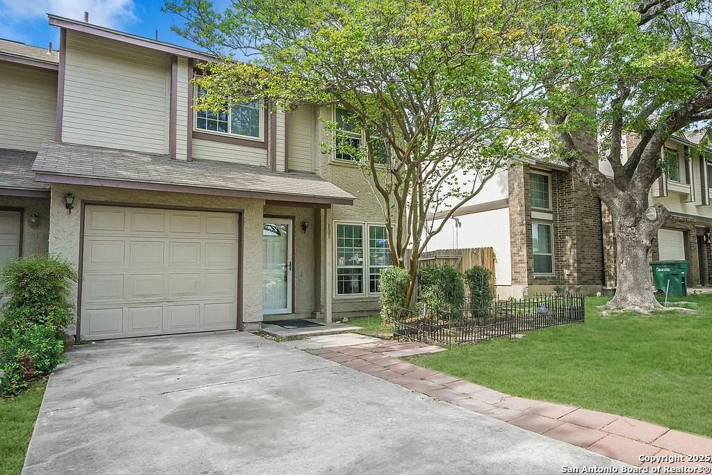 12215 Stoney Xing - Photo 2 of 18