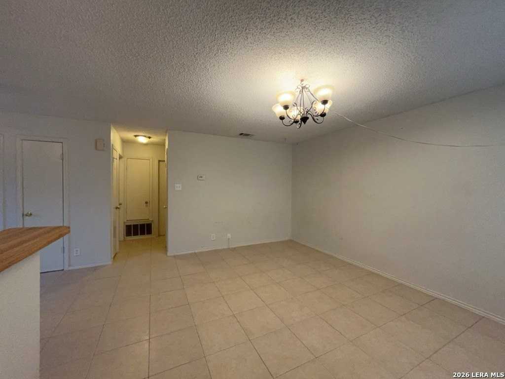 8869 Meadow Trace St - Photo 7 of 35