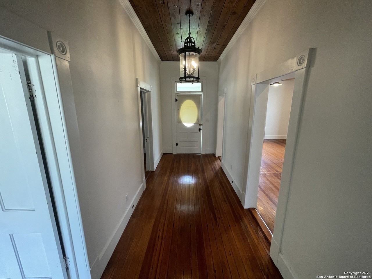 218 Vance St - Photo 2 of 9