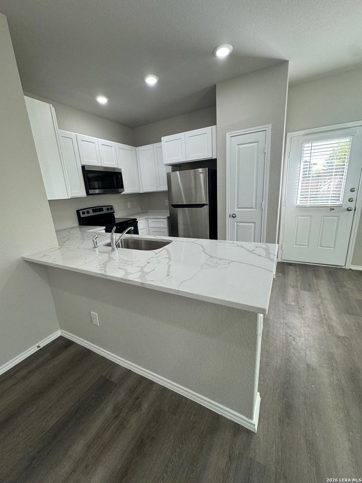 7818 Shetland Dr #101 - Photo 3 of 15