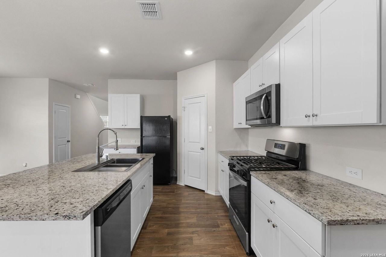 4021 Lilac Path - Photo 5 of 28