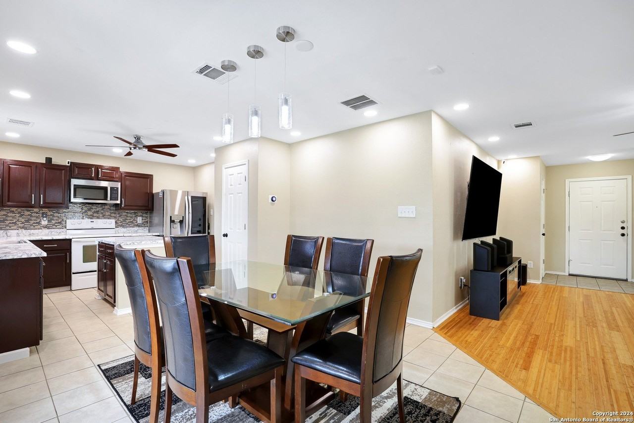 6026 Campstool Rd - Photo 7 of 30