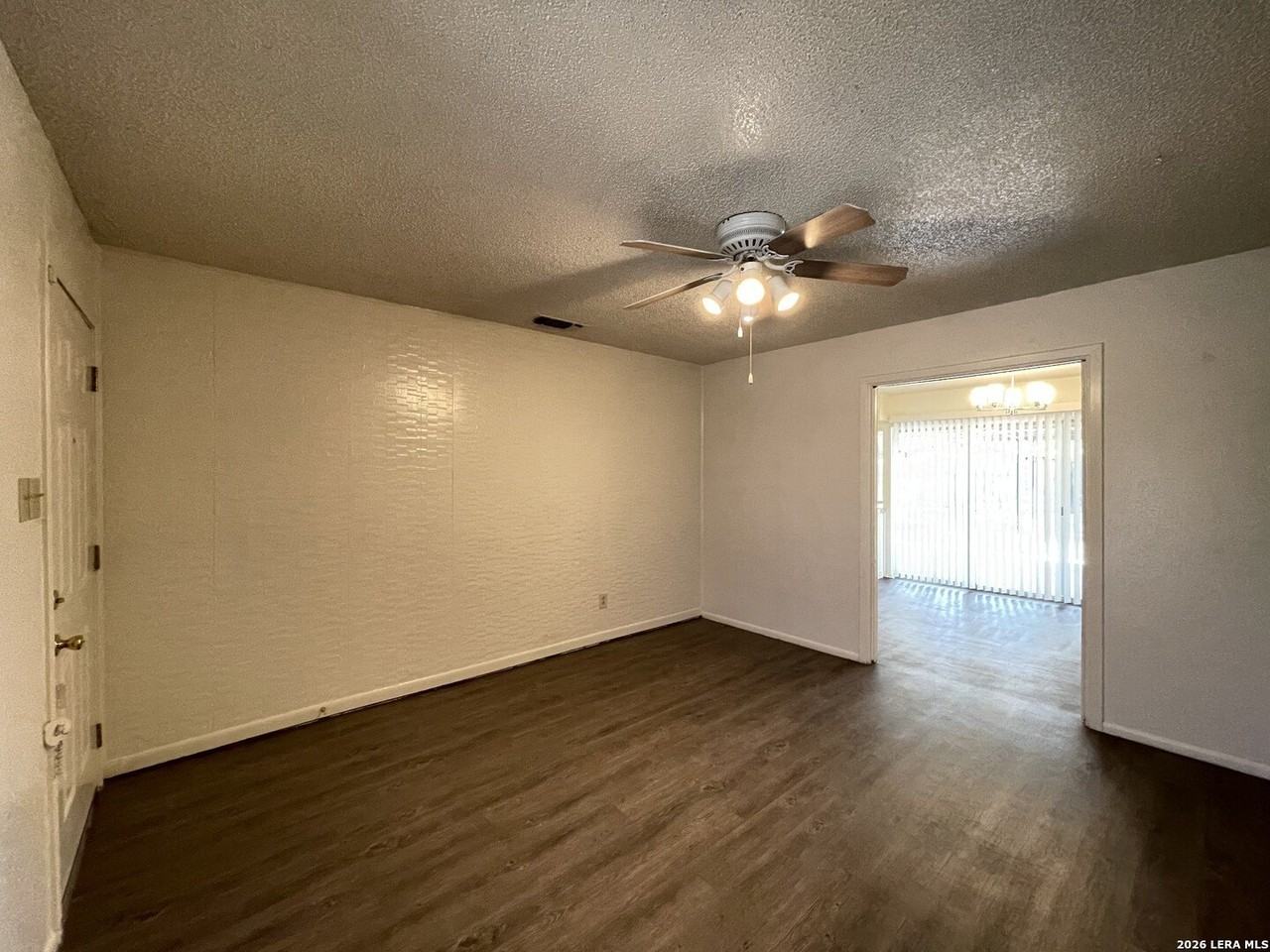 7454 Lancewood Dr - Photo 3 of 34