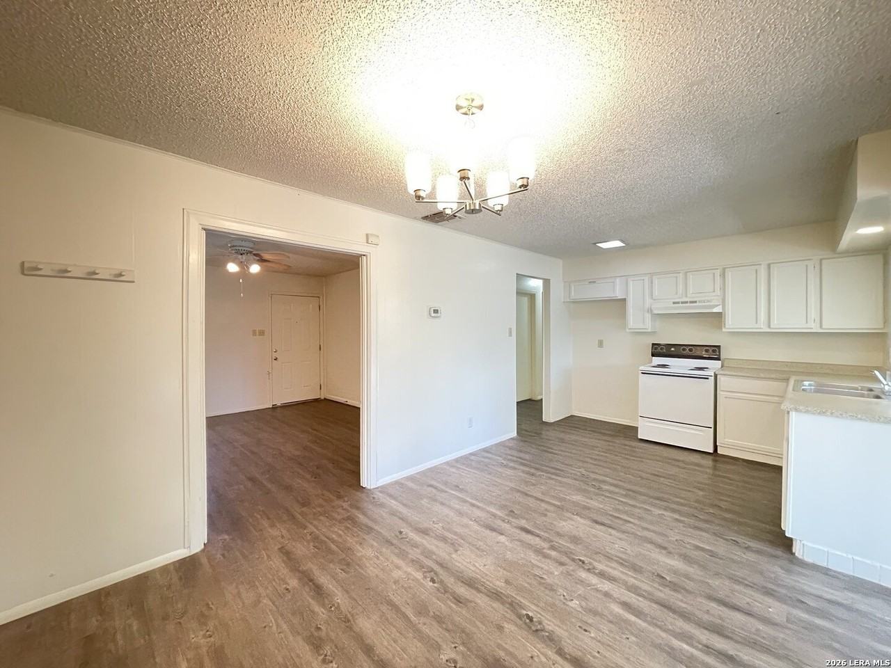 7454 Lancewood Dr - Photo 7 of 34