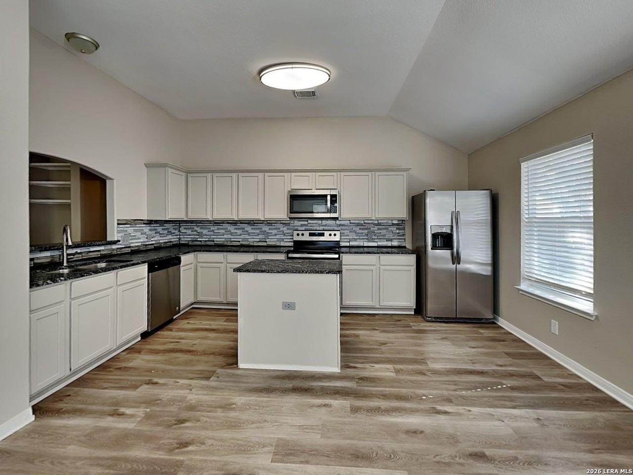 352 Meadow Park - Photo 4 of 16