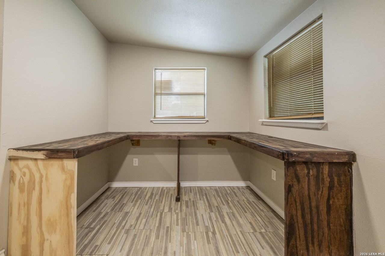 1608 Avenue J - Photo 7 of 11