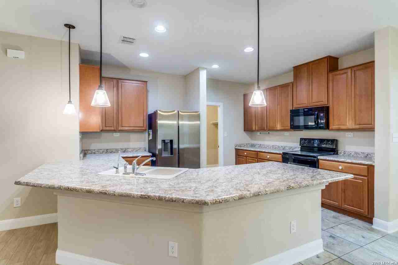 160 Rolling Crk - Photo 3 of 12