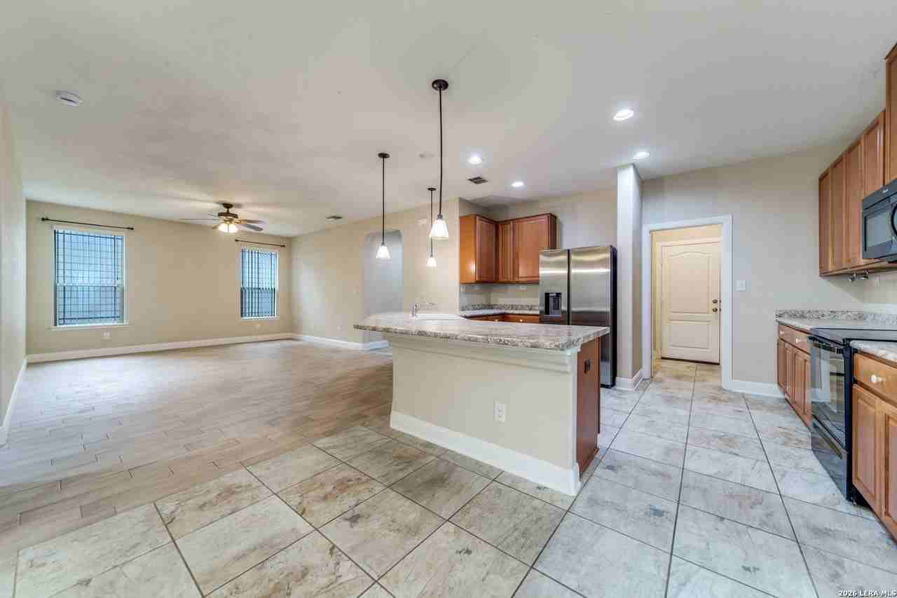 160 Rolling Crk - Photo 4 of 12