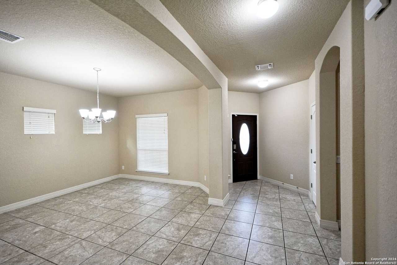 345 Green Heron - Photo 6 of 37