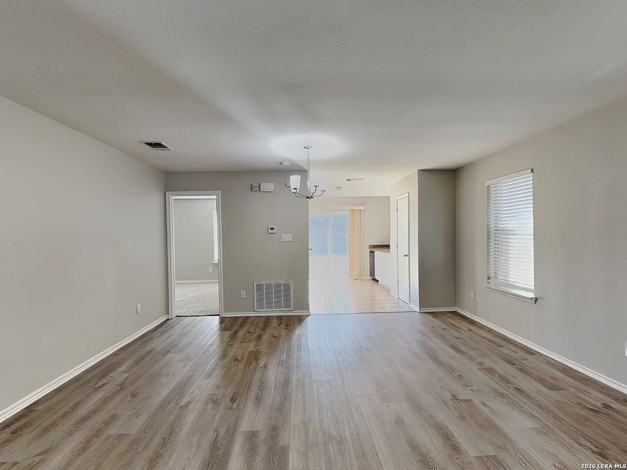 2726 Candleridge Dr - Photo 4 of 19