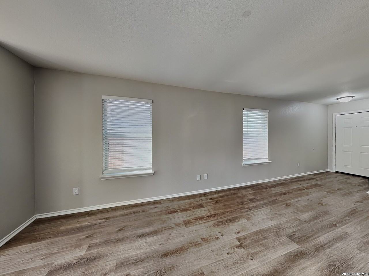 2726 Candleridge Dr - Photo 5 of 19