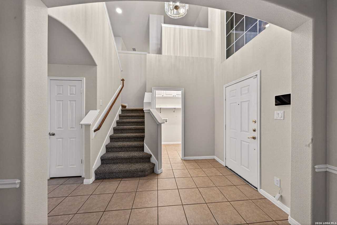 137 Niemietz Cv - Photo 4 of 34