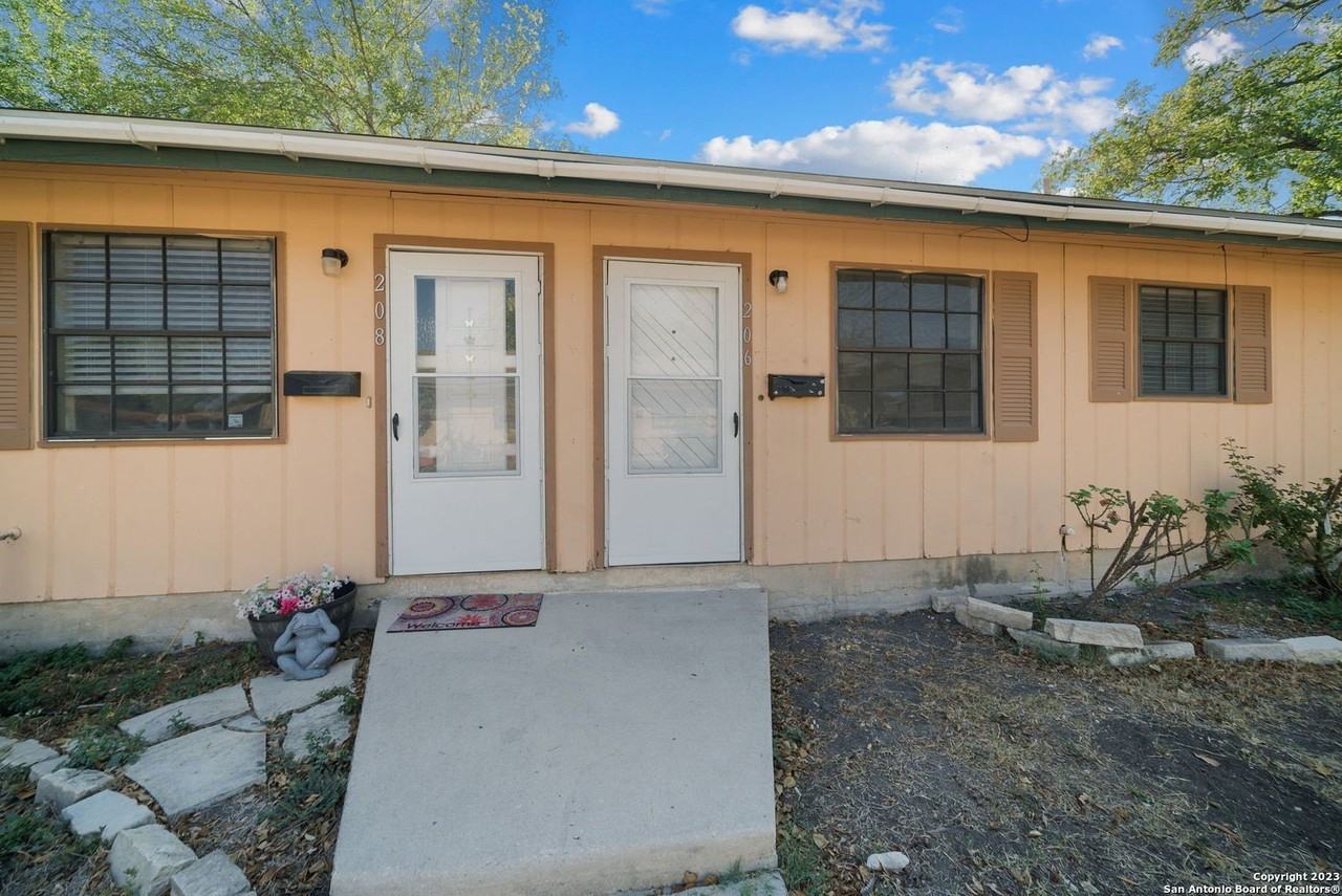 206 Bexar Dr - Photo 4 of 29