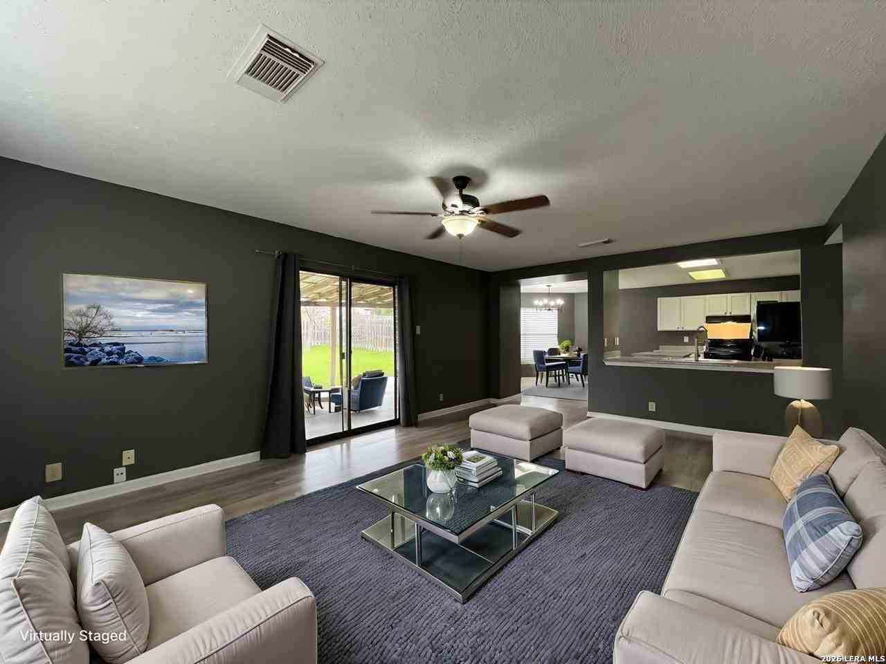 14443 Mountainside Rdg - Photo 3 of 45