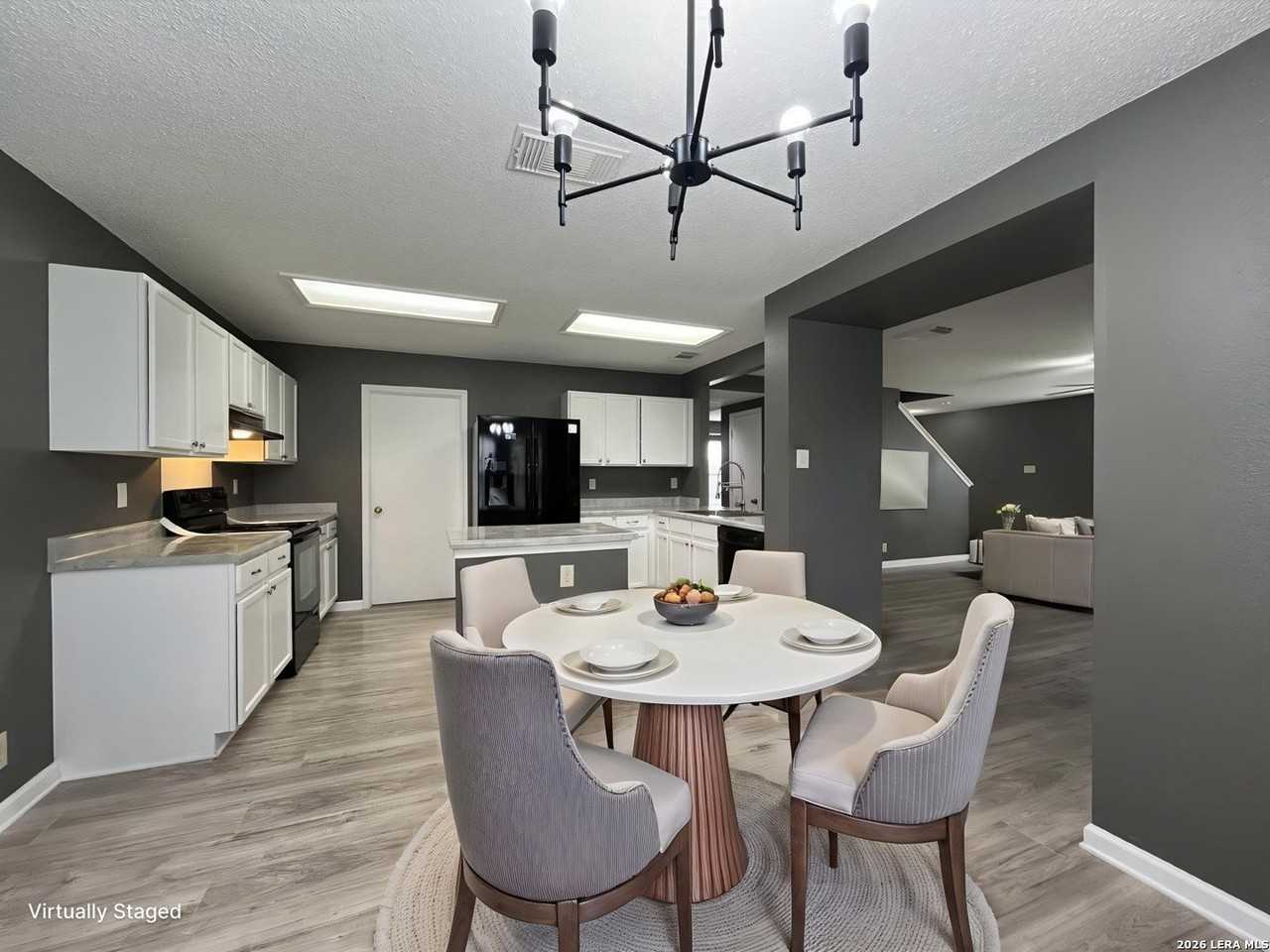 14443 Mountainside Rdg - Photo 4 of 45