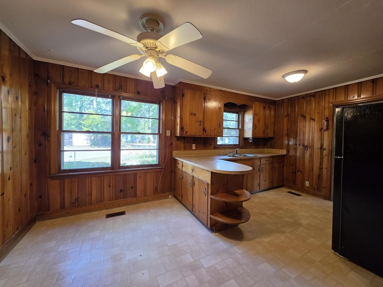 232 Pinckney St - Photo 5 of 24