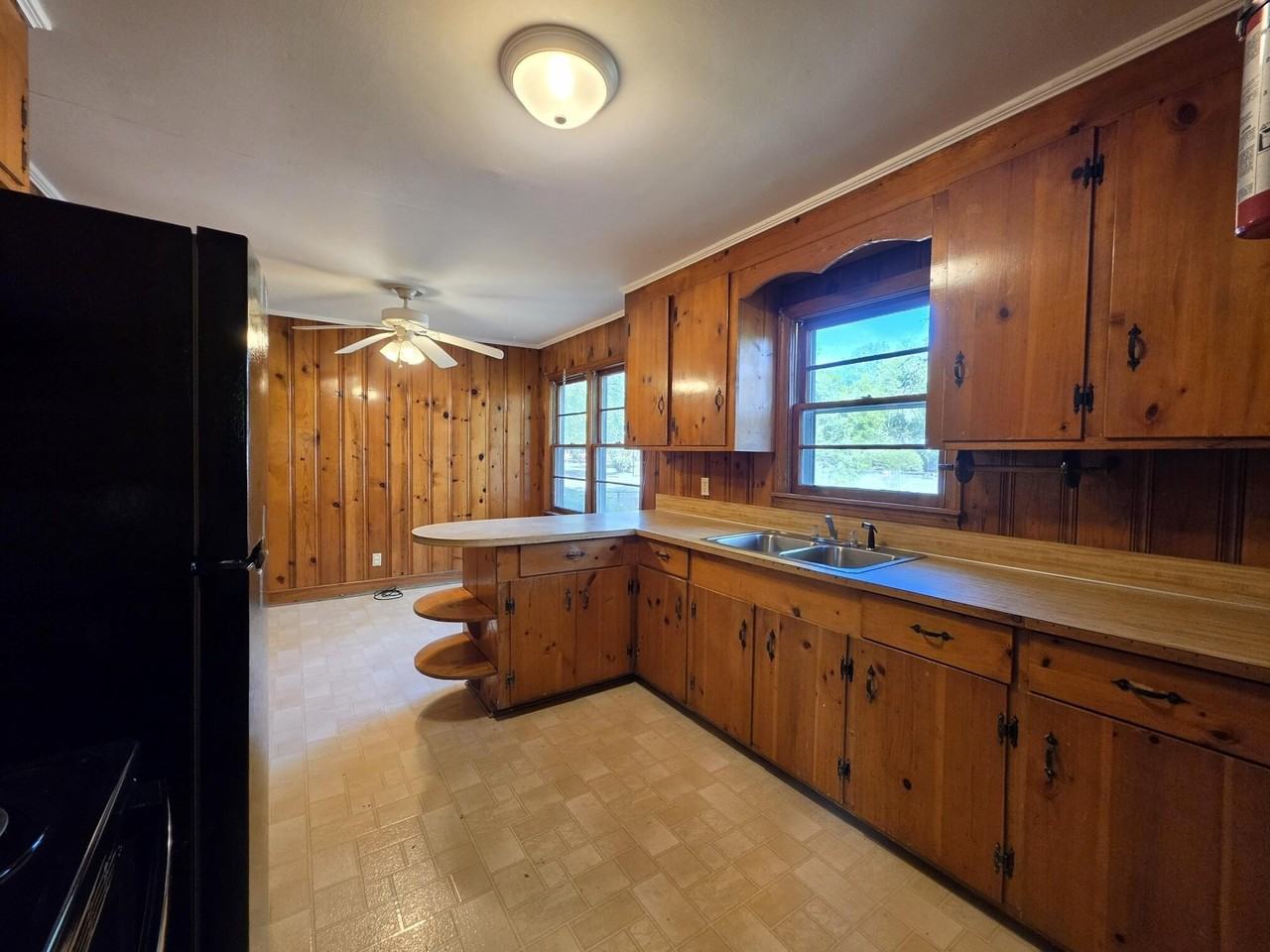 232 Pinckney St - Photo 6 of 24