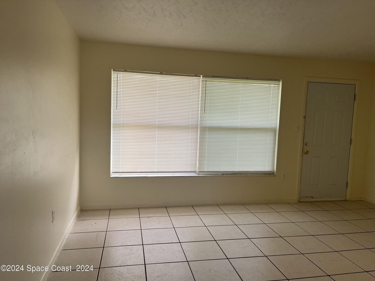 360 Schoolhouse Ln - Photo 2 of 10